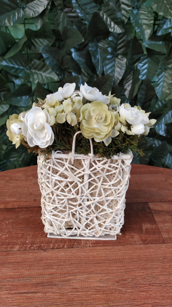 Cachepo com flores verde 